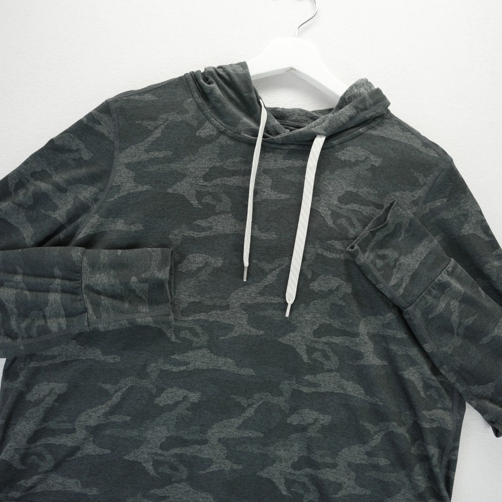 Vuori Halo Essentials Hoodie VW226 Womens Large Camo DreamKnit Sweatshirt